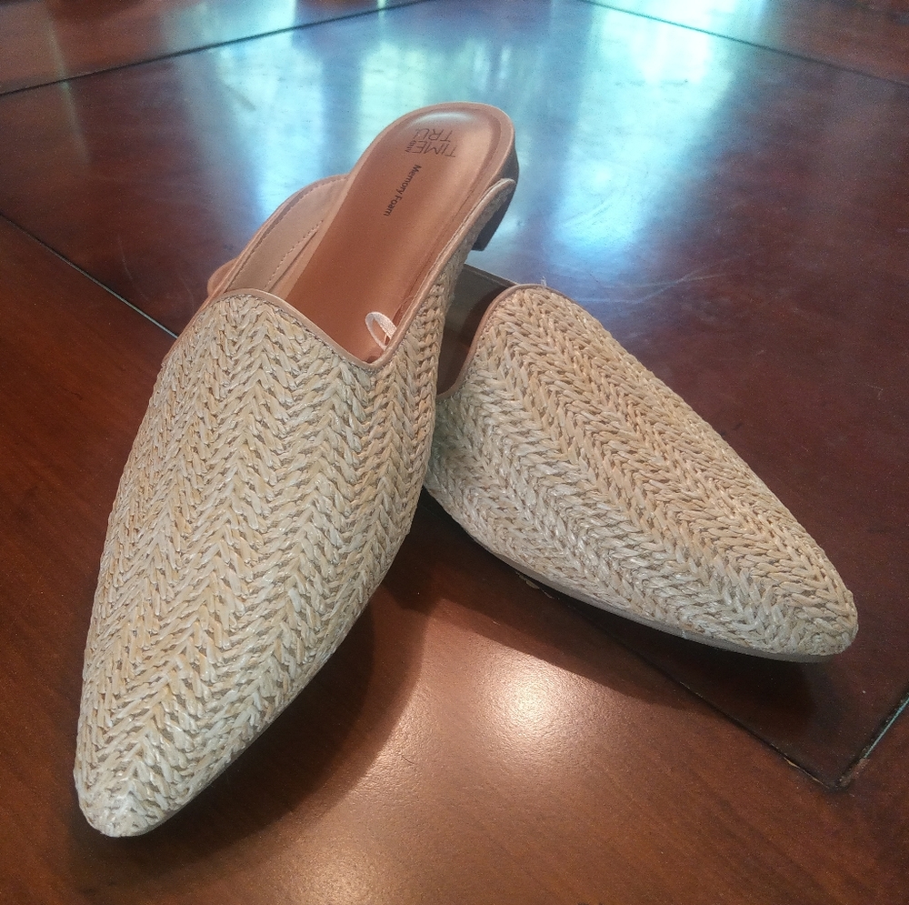 Women's pointed toe sandles